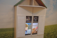 домик шкаф для детской комнаты с местом для хранения вещей и телевизора